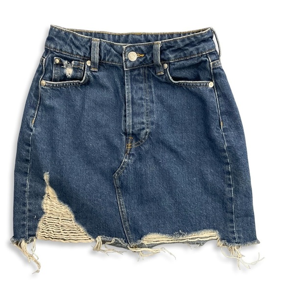H&M Mini Skirt Womens 2 Distressed Button Fly Blue Denim Raw Hem‎ Retro Grunge - Picture 1 of 12